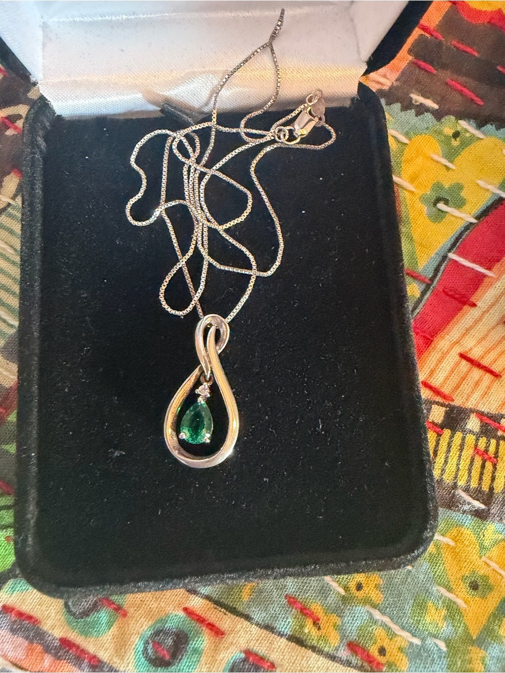 Kay Jewelers Silver Teardrop Necklace with Green Gem